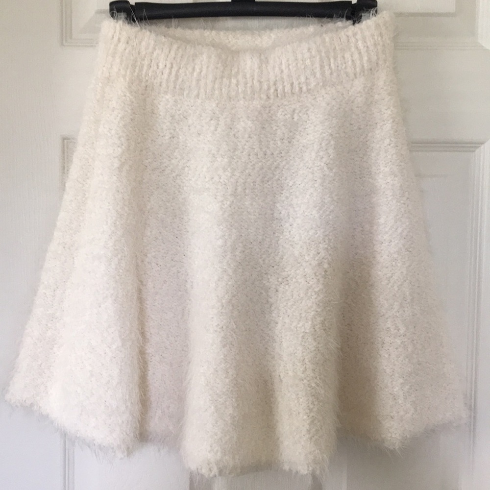 White furry Abercrombie and Fitch skirt